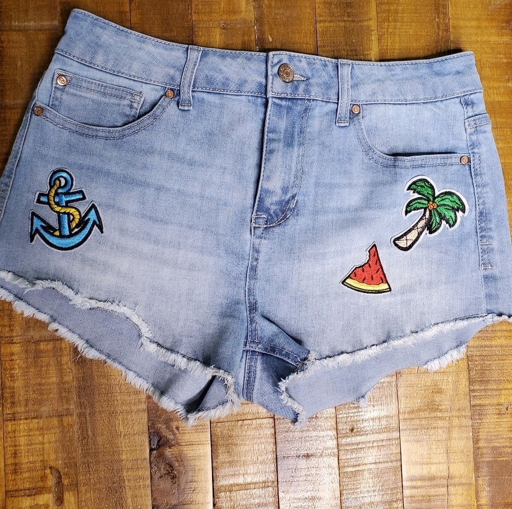Celebrity Pink Embroidered Denim Shorts Sz7